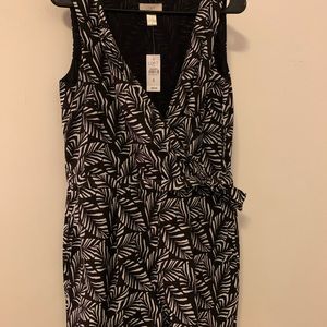 NWT. Ann Taylor LOFT, Black/White Jumper. Size 4.